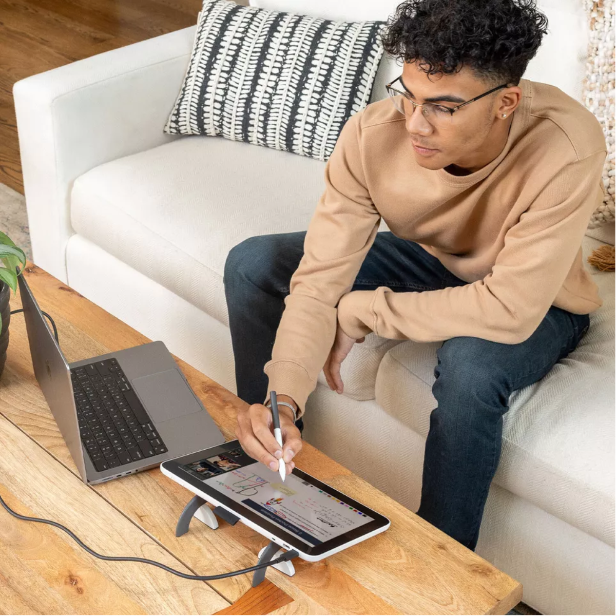 Digital pen display tablet